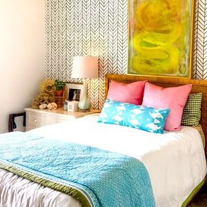 Queen Serena and Lily Quilt and 2 Euro Shams Excellent Condition